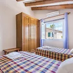 Laurax Villa