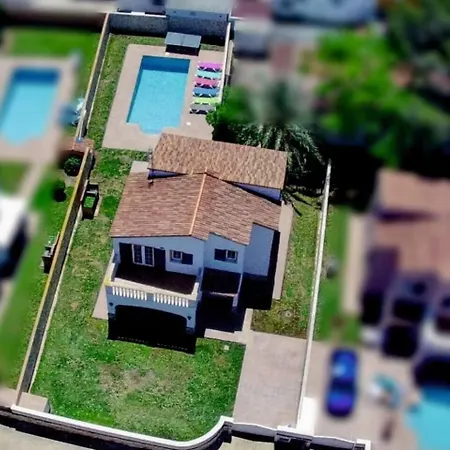 Laurax Villa